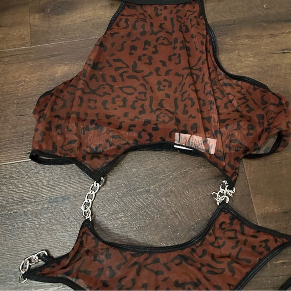 Mesh leopard and  chain lingerie bodysuit 1X - Picture 3 of 5
